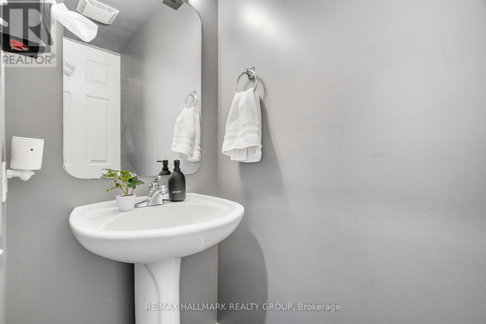 2025 Boisfranc Circle, Ottawa, ON - Indoor Photo Showing Bathroom