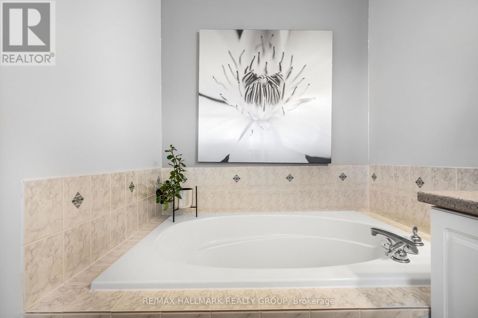 2025 Boisfranc Circle, Ottawa, ON - Indoor Photo Showing Bathroom