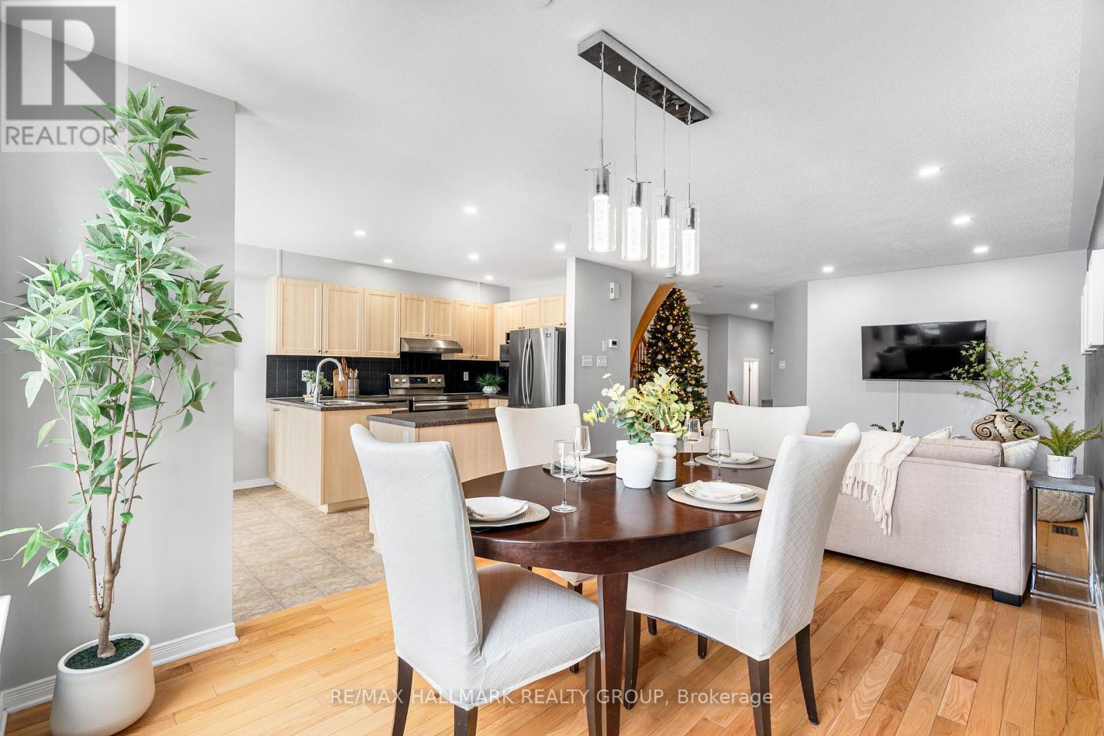 2025 Boisfranc Circle, Ottawa, ON - Indoor Photo Showing Dining Room