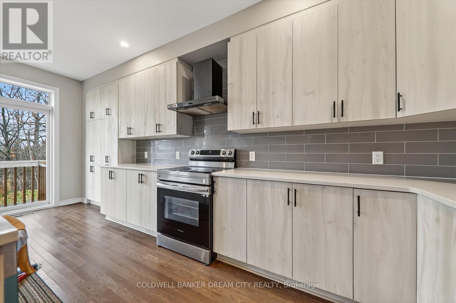 1386 Monarch Drive, Kingston, ON - Indoor Photo Showing Kitchen