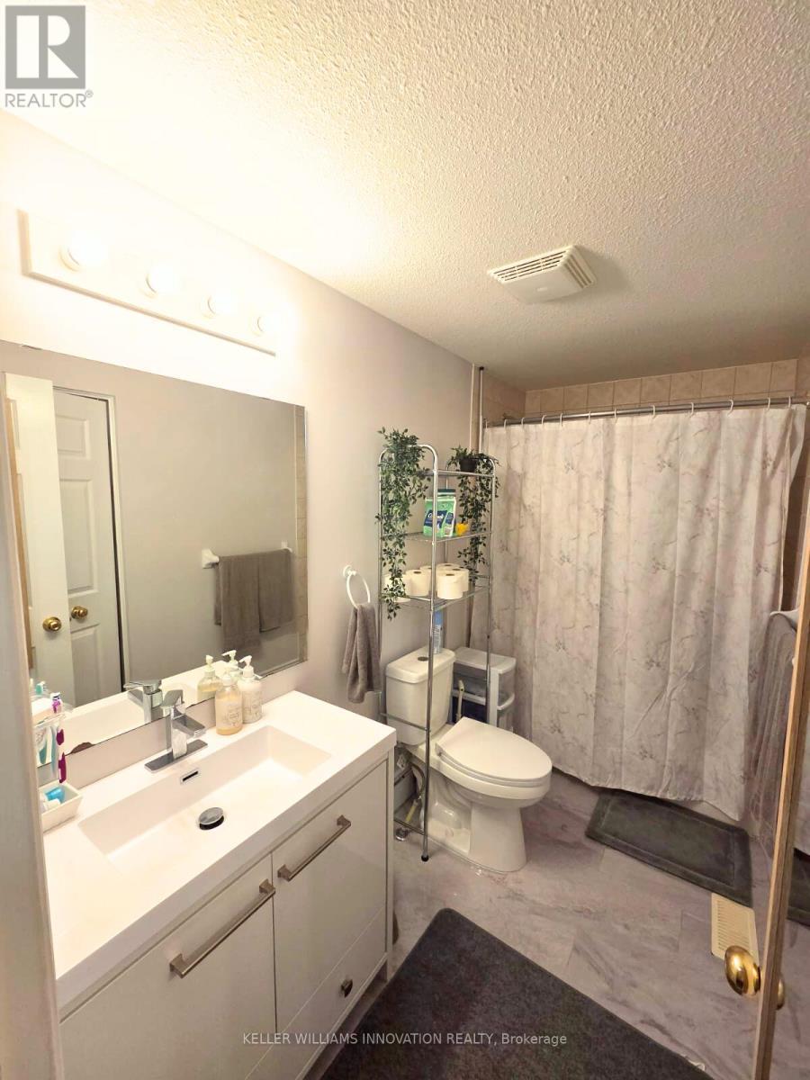 235 Prosperity Drive, Kitchener, ON - Indoor Photo Showing Bathroom