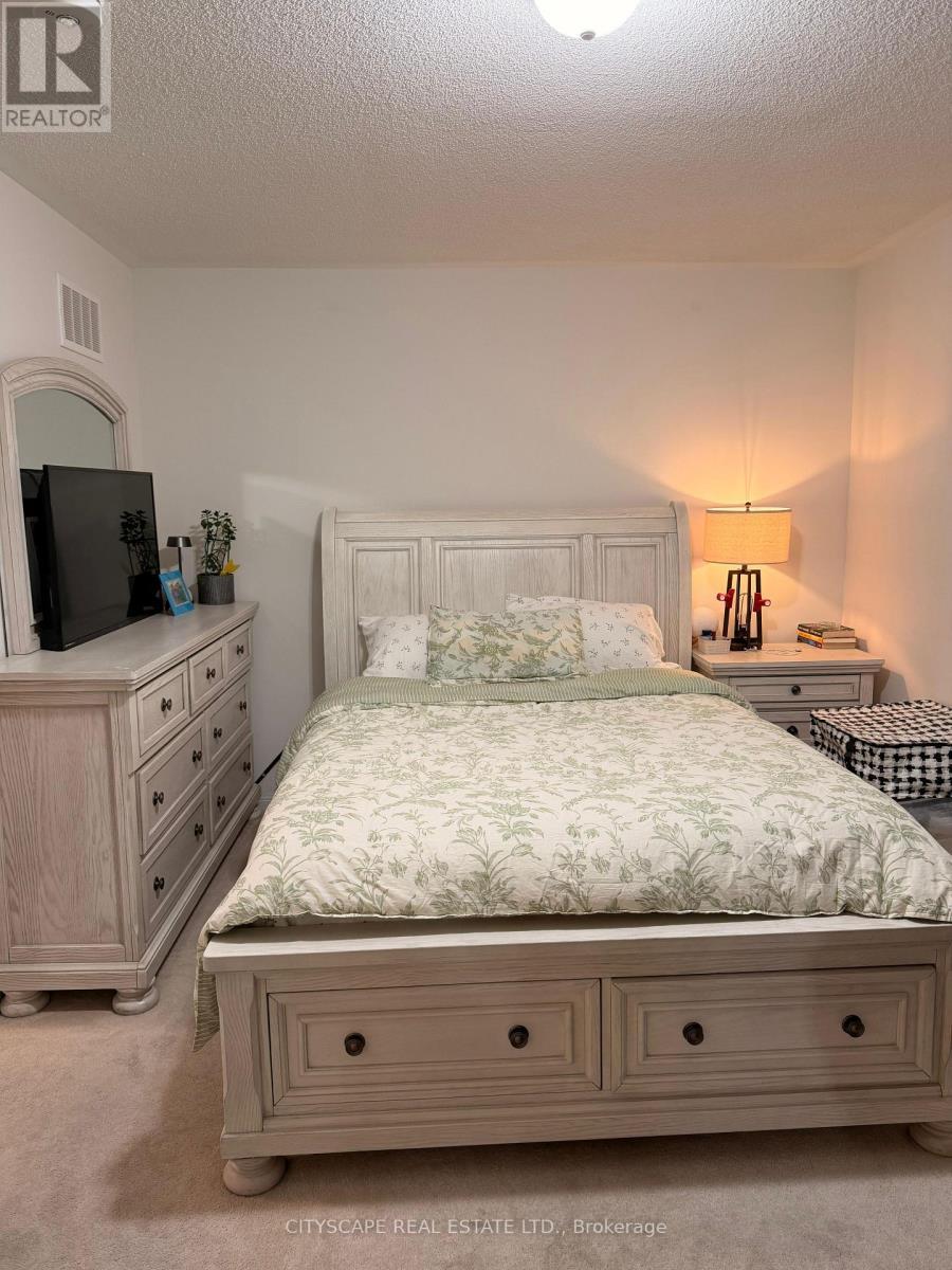 57 - 250 Sunny Meadow Boulevard, Brampton, ON - Indoor Photo Showing Bedroom