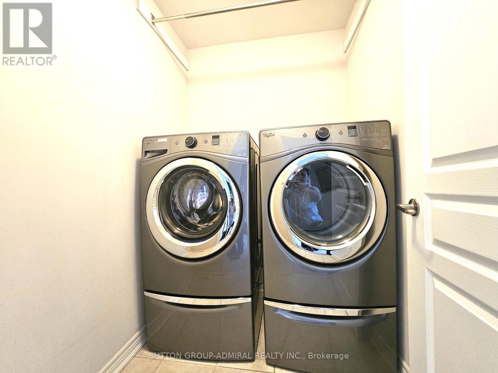 6412 Shapton Crescent, Niagara Falls, ON - Indoor Photo Showing Laundry Room