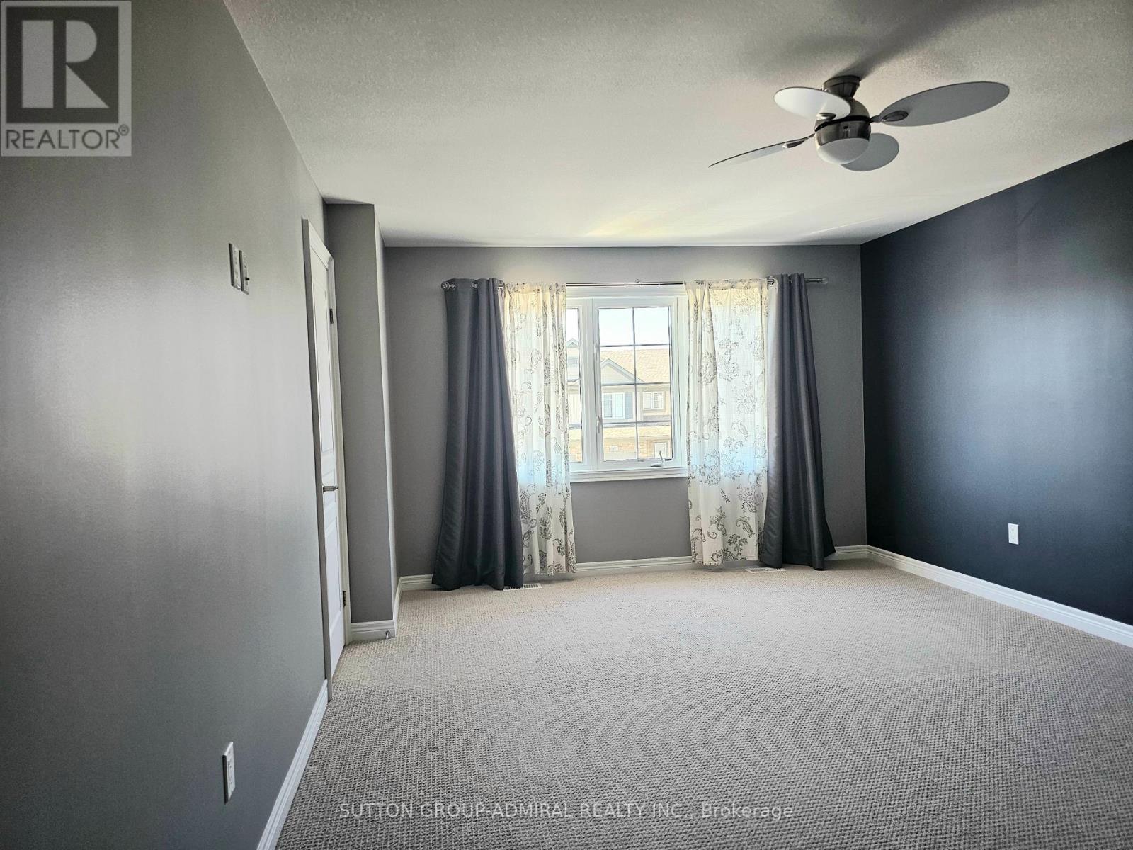 6412 Shapton Crescent, Niagara Falls, ON - Indoor Photo Showing Other Room