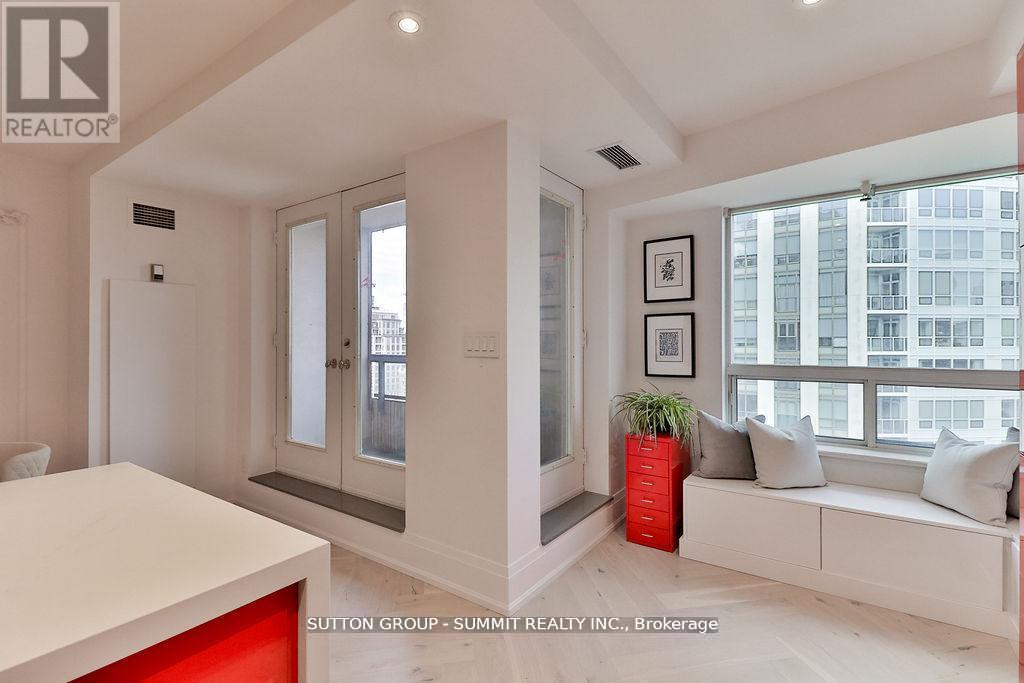 Ph07 - 102 Bloor Street W, Toronto, ON - Indoor Photo Showing Other Room