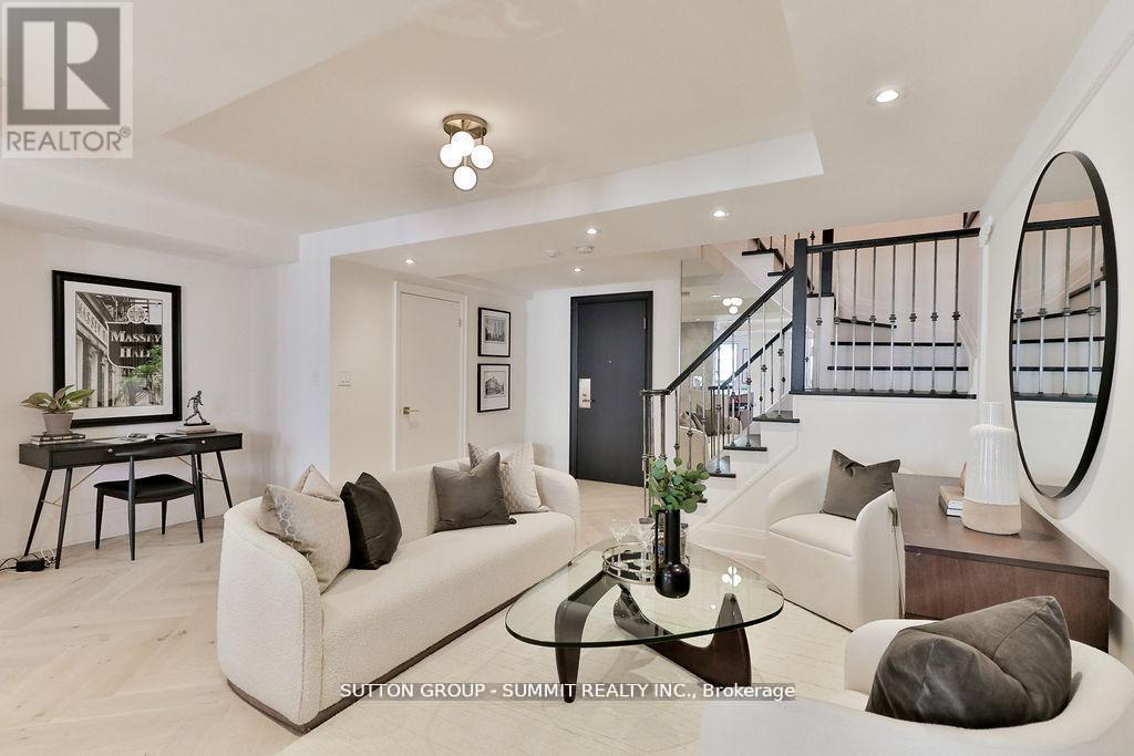 Ph07 - 102 Bloor Street W, Toronto, ON - Indoor