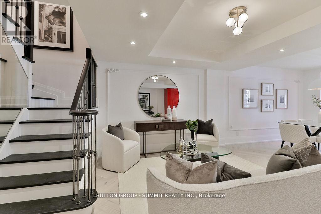 Ph07 - 102 Bloor Street W, Toronto, ON - Indoor