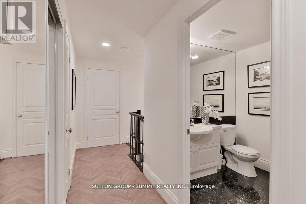 Ph07 - 102 Bloor Street W, Toronto, ON - Indoor