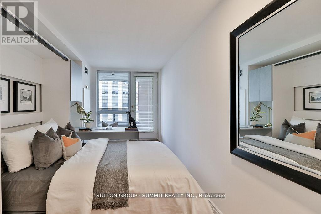 Ph07 - 102 Bloor Street W, Toronto, ON - Indoor Photo Showing Bedroom