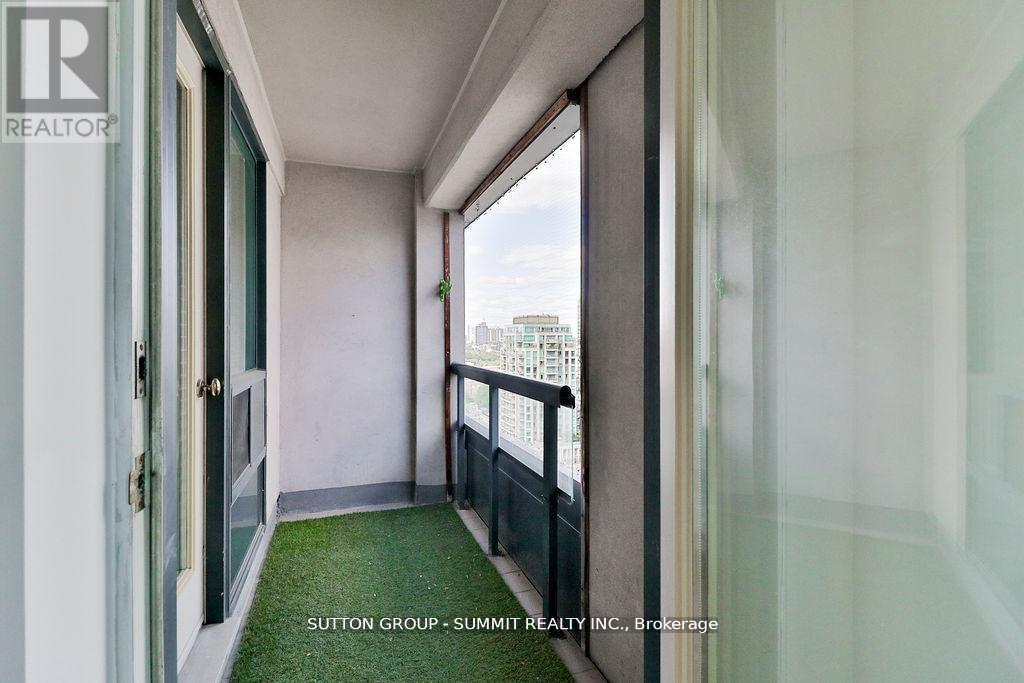 Ph07 - 102 Bloor Street W, Toronto, ON - With Exterior