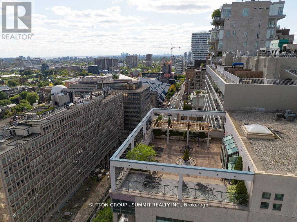 Ph07 - 102 Bloor Street W, Toronto, ON - Outdoor