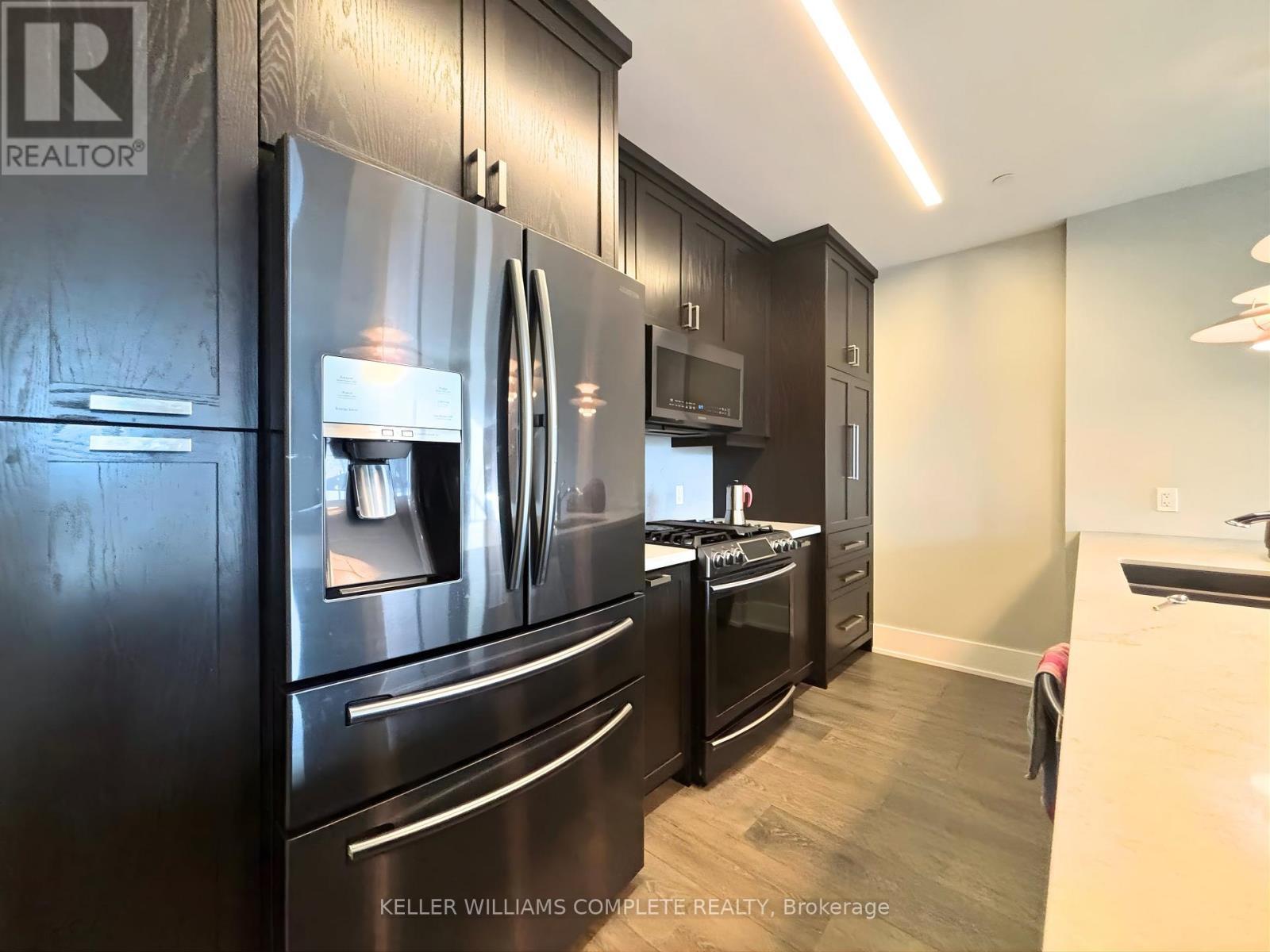 Ph4 - 181 James Street N, Hamilton, ON - Indoor Photo Showing Kitchen With Upgraded Kitchen