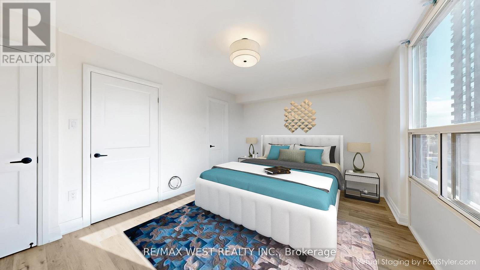 404 - 1535 Lakeshore Road E, Mississauga, ON - Indoor Photo Showing Bedroom