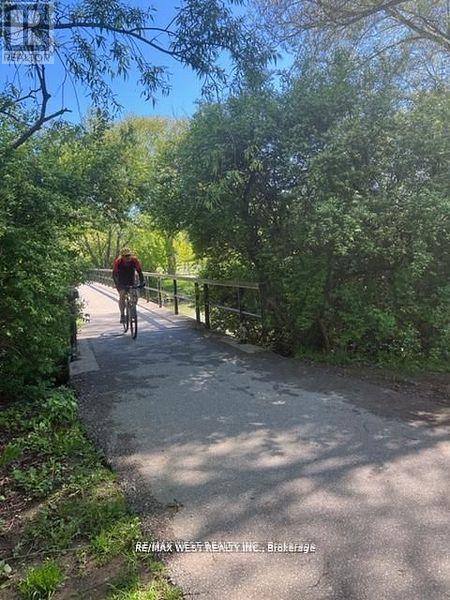 404 - 1535 Lakeshore Road E, Mississauga, ON - Outdoor With View