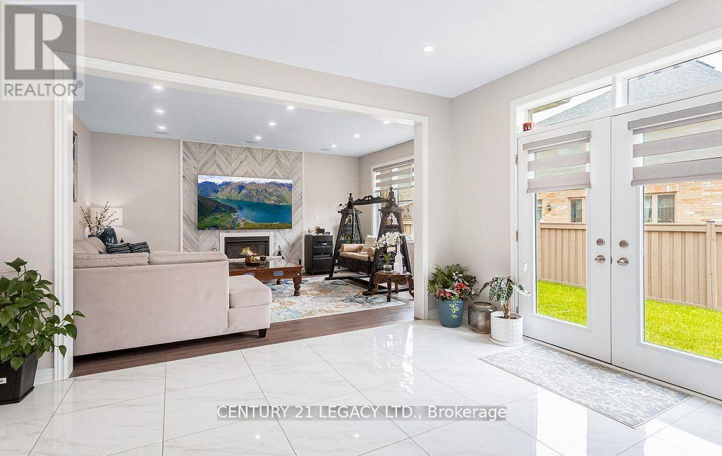 35 Farringdon Crescent, Brampton, ON - Indoor