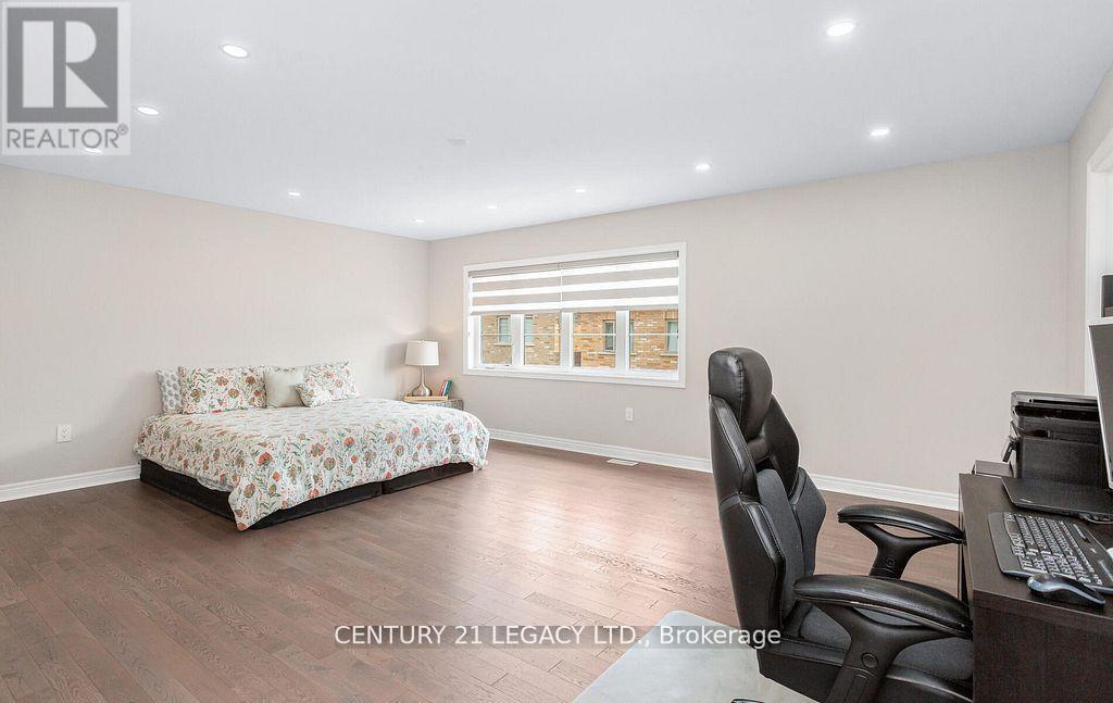 35 Farringdon Crescent, Brampton, ON - Indoor Photo Showing Bedroom