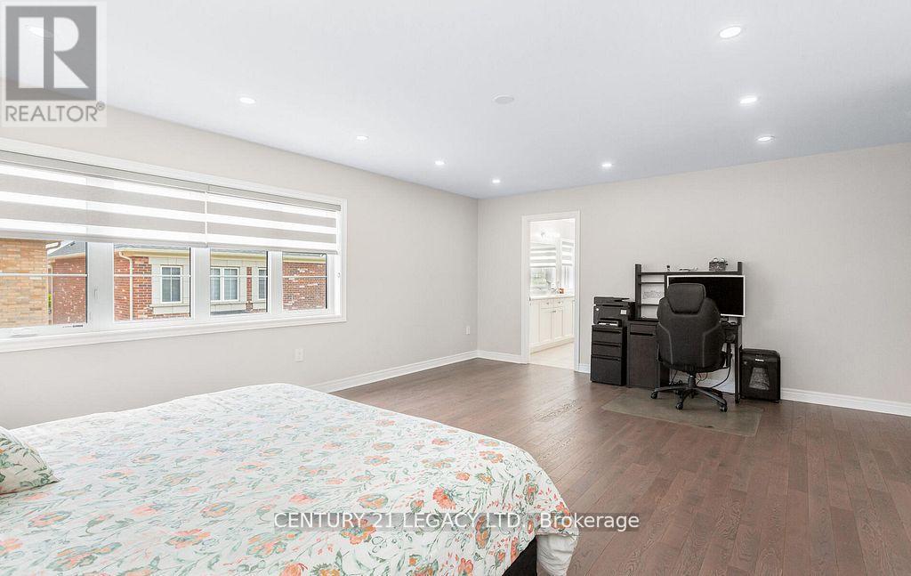 35 Farringdon Crescent, Brampton, ON - Indoor Photo Showing Bedroom