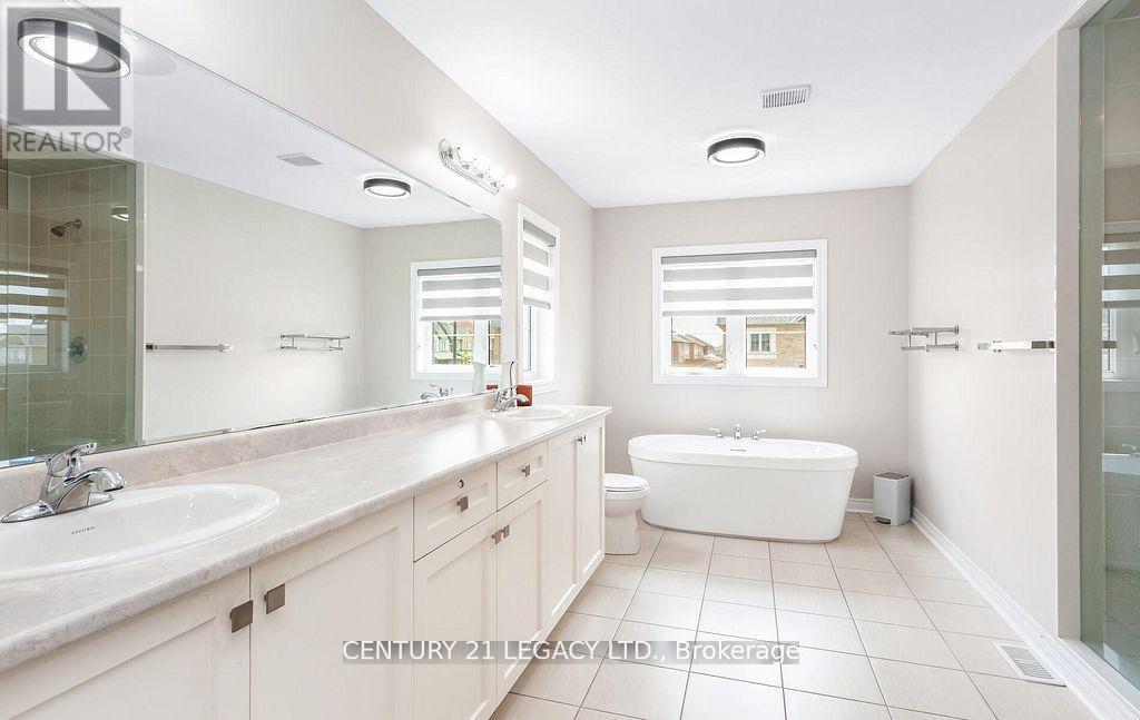 35 Farringdon Crescent, Brampton, ON - Indoor Photo Showing Bathroom