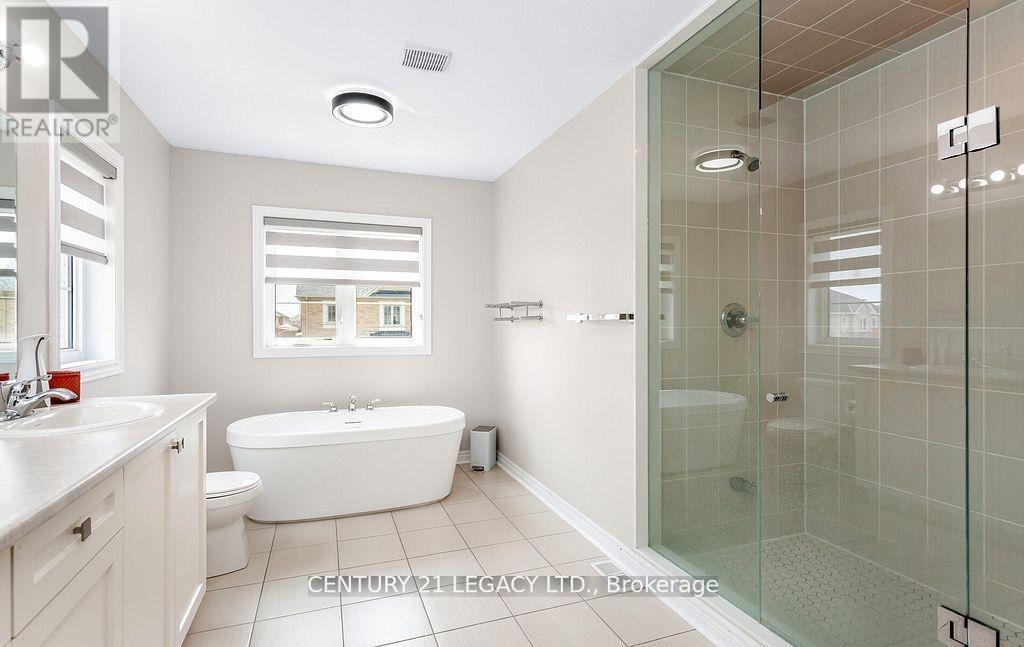 35 Farringdon Crescent, Brampton, ON - Indoor Photo Showing Bathroom