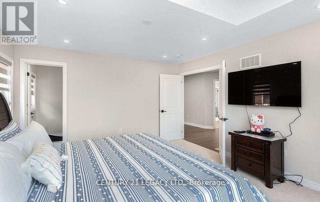 35 Farringdon Crescent, Brampton, ON - Indoor Photo Showing Bedroom