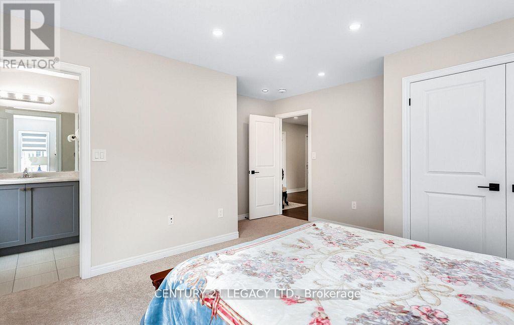 35 Farringdon Crescent, Brampton, ON - Indoor Photo Showing Bedroom