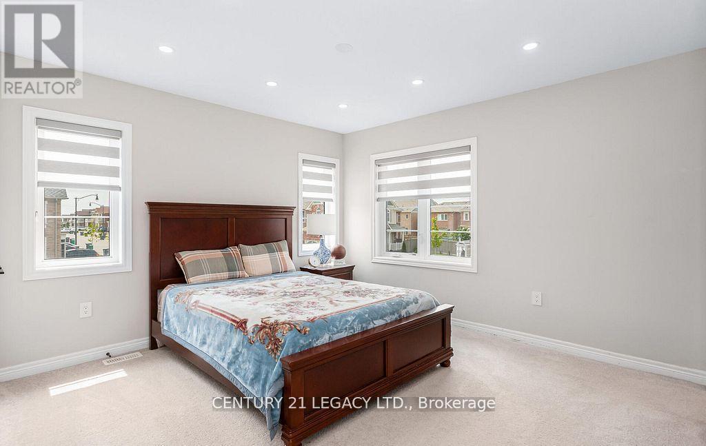 35 Farringdon Crescent, Brampton, ON - Indoor Photo Showing Bedroom