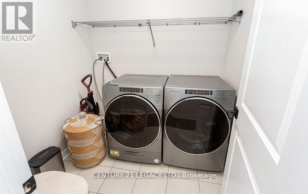 35 Farringdon Crescent, Brampton, ON - Indoor Photo Showing Laundry Room