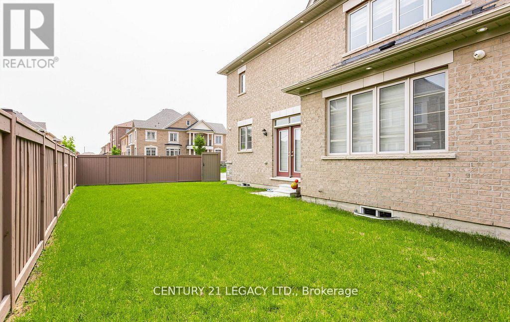 35 Farringdon Crescent, Brampton, ON - Outdoor