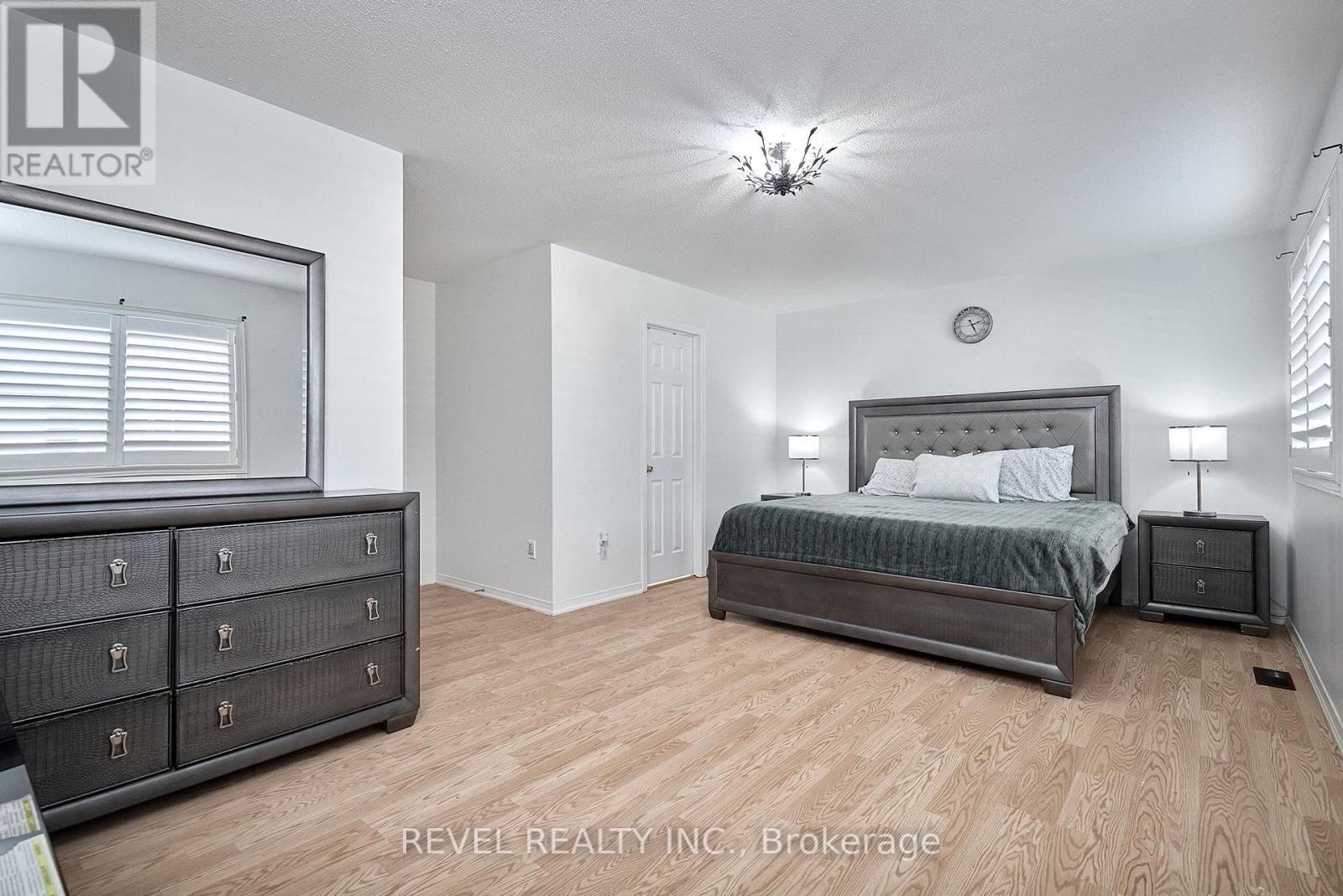 35 Manordale Crescent, Vaughan, ON - Indoor Photo Showing Bedroom