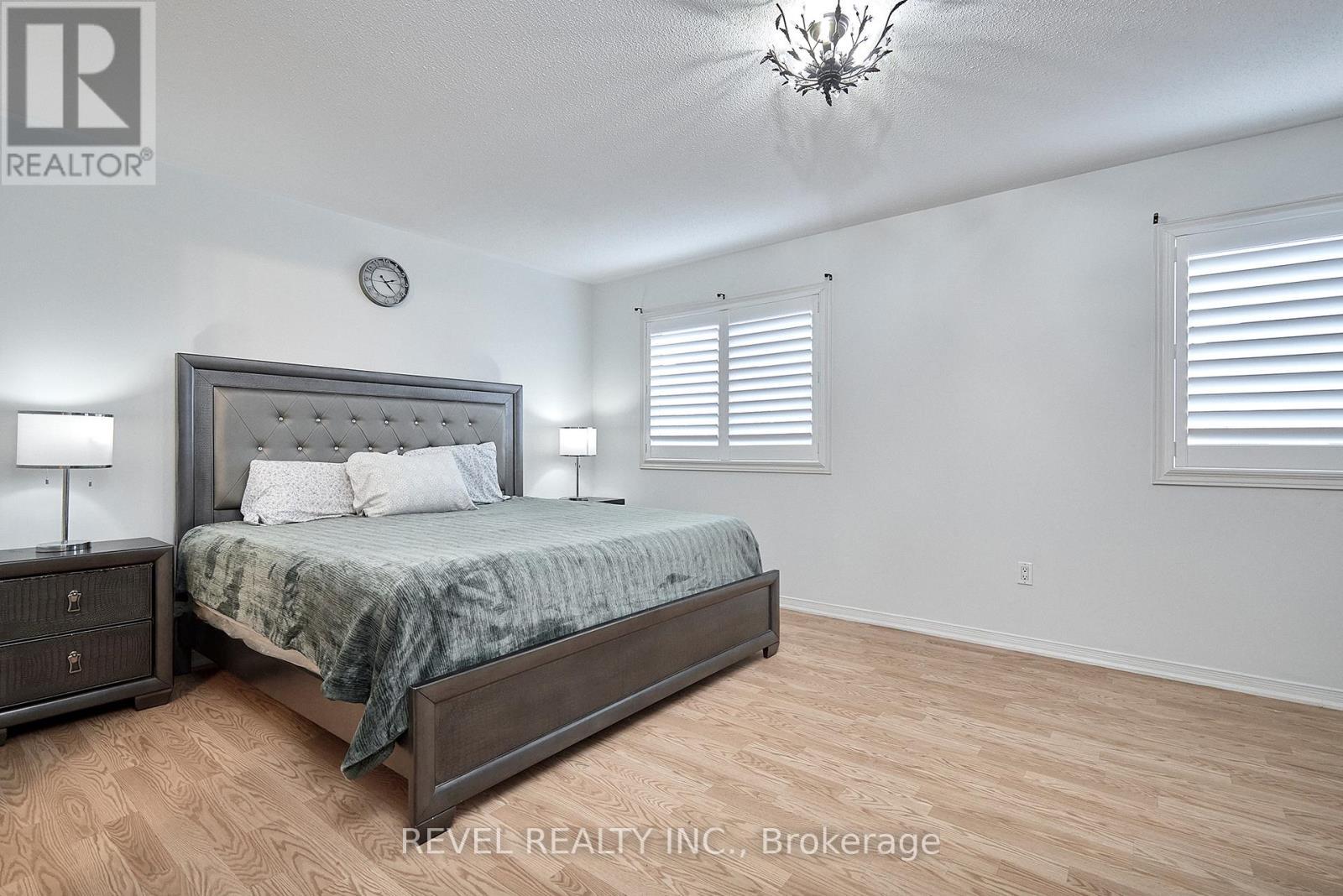 35 Manordale Crescent, Vaughan, ON - Indoor Photo Showing Bedroom
