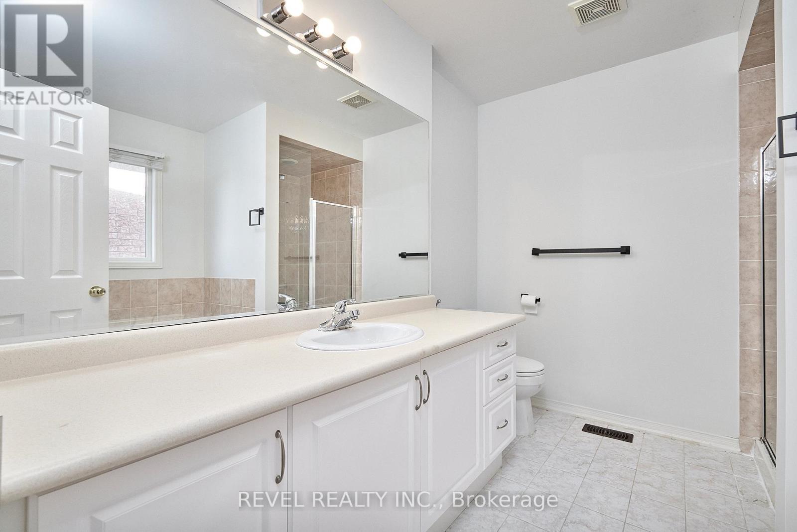 35 Manordale Crescent, Vaughan, ON - Indoor Photo Showing Bathroom