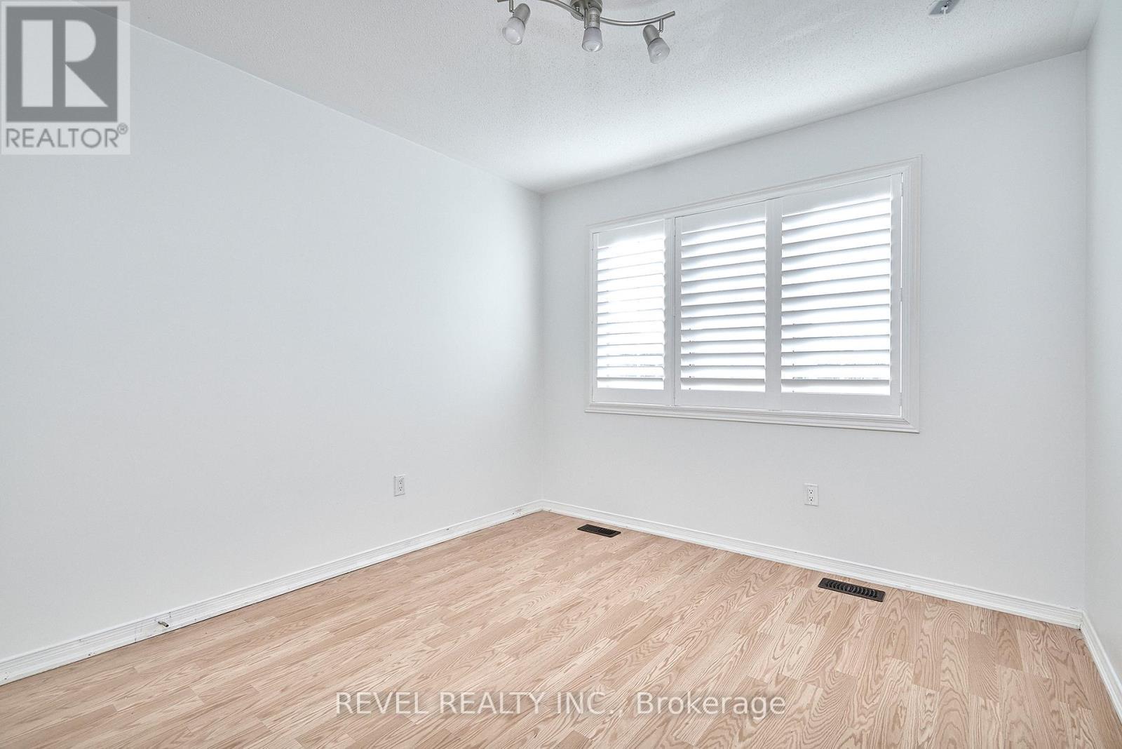 35 Manordale Crescent, Vaughan, ON - Indoor Photo Showing Other Room