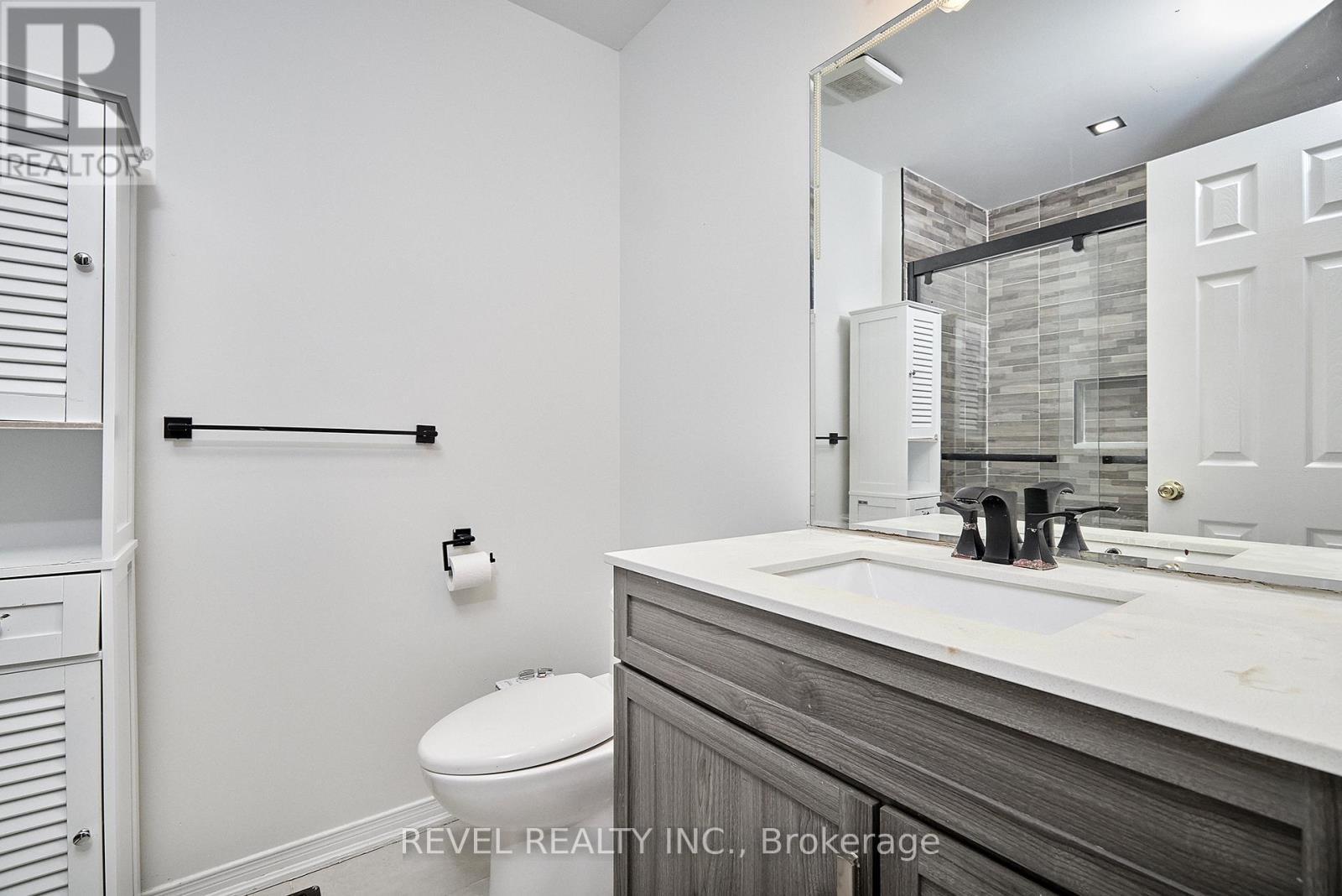 35 Manordale Crescent, Vaughan, ON - Indoor Photo Showing Bathroom
