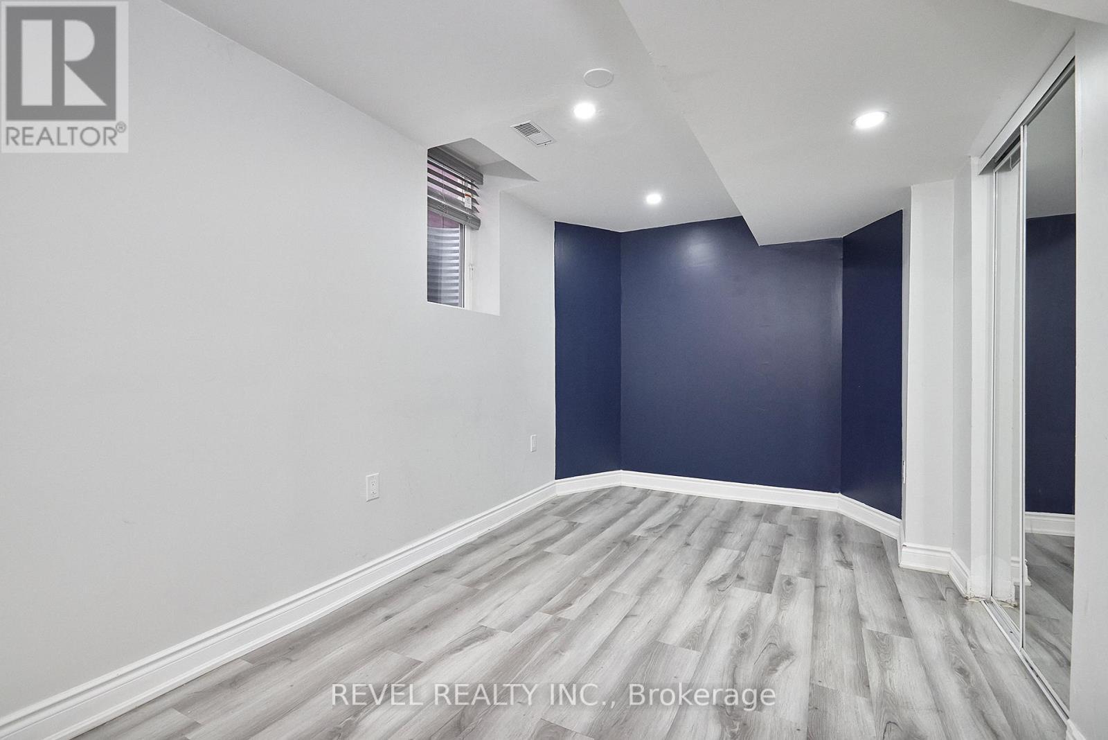 35 Manordale Crescent, Vaughan, ON - Indoor Photo Showing Other Room