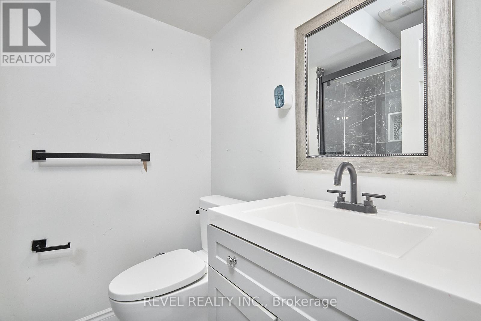 35 Manordale Crescent, Vaughan, ON - Indoor Photo Showing Bathroom