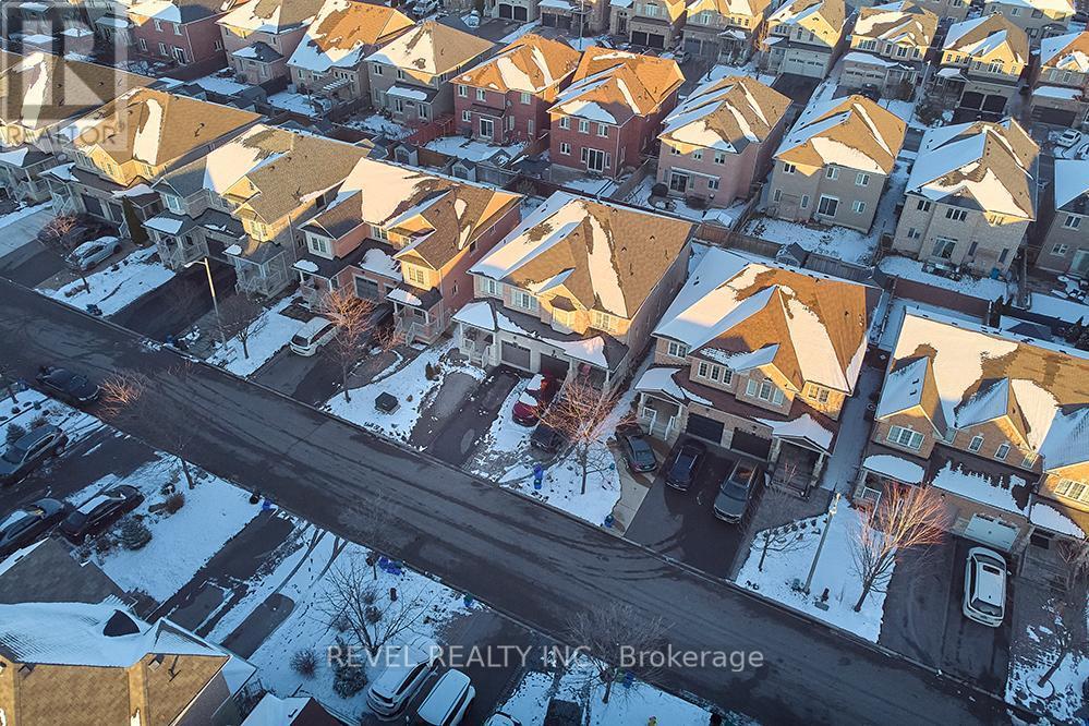 35 Manordale Crescent, Vaughan, ON -