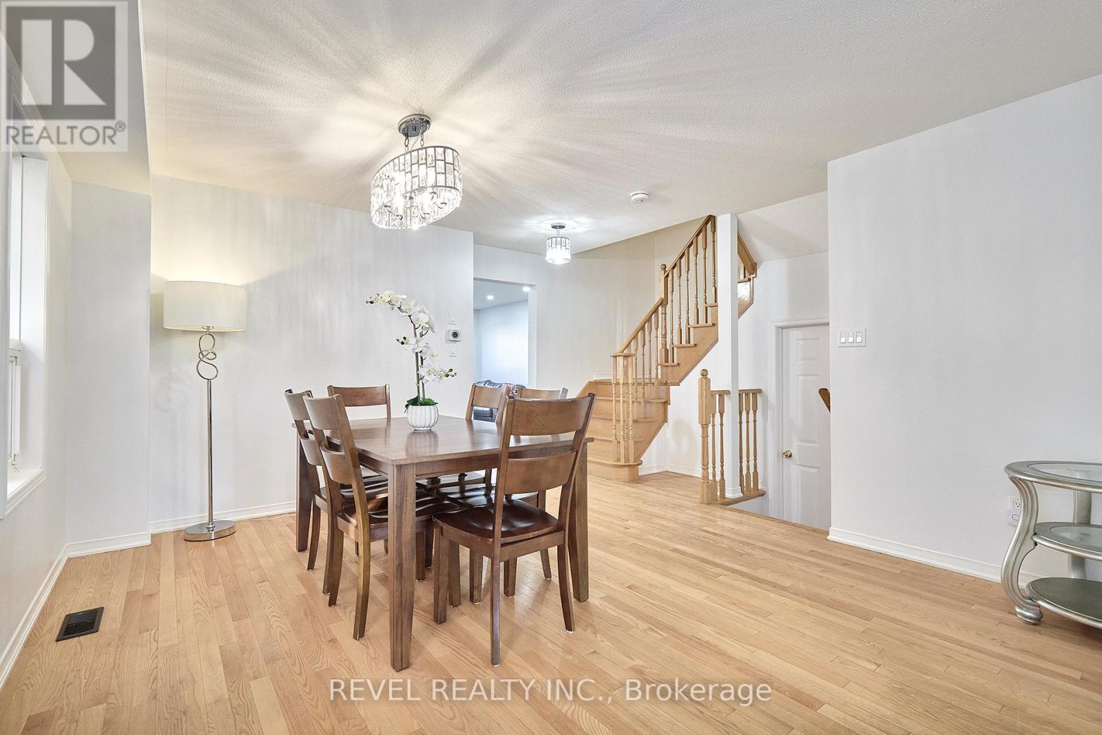 35 Manordale Crescent, Vaughan, ON - Indoor Photo Showing Dining Room
