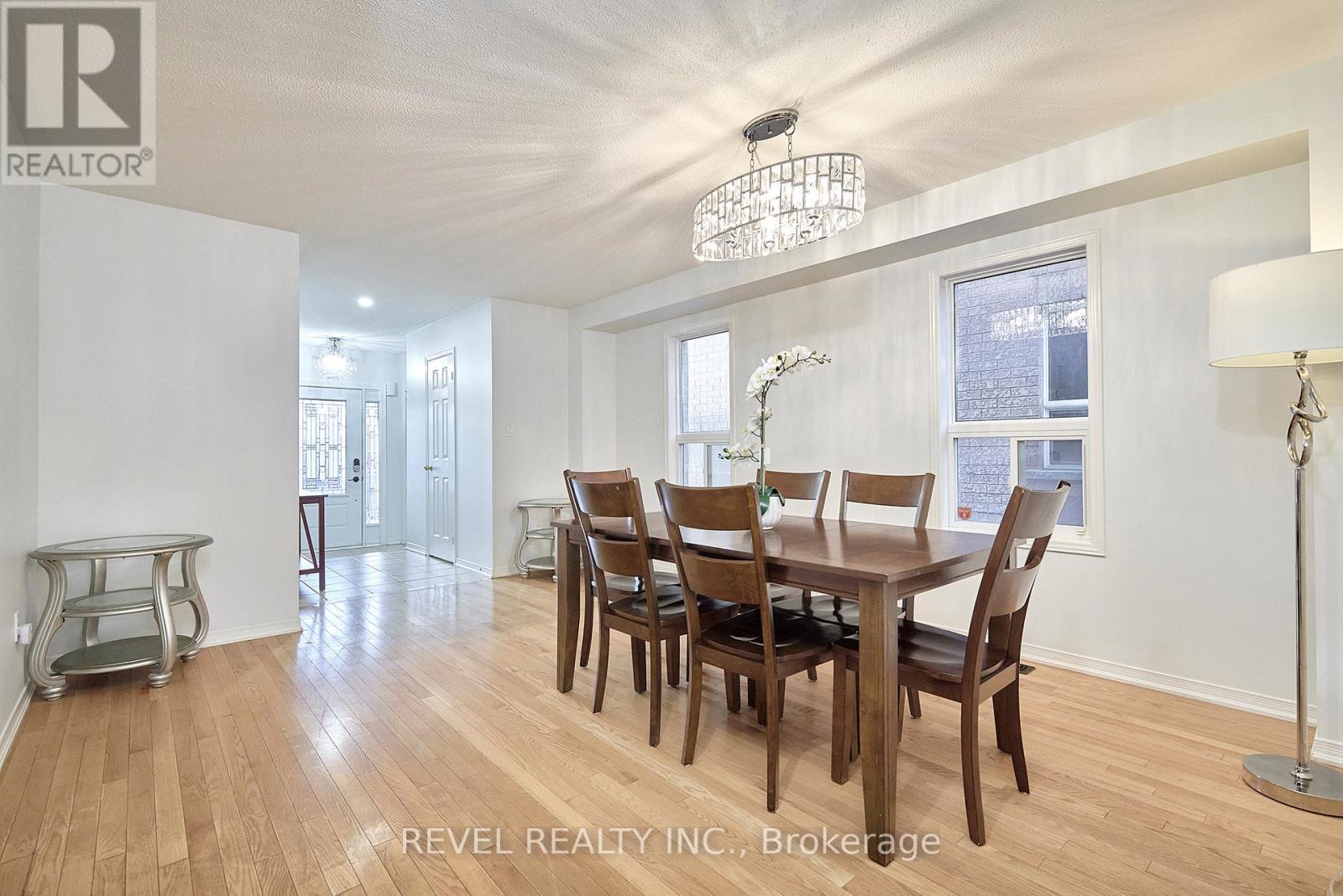 35 Manordale Crescent, Vaughan, ON - Indoor Photo Showing Dining Room