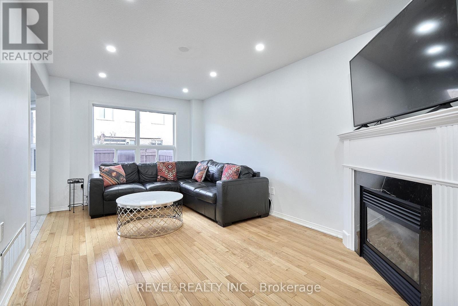 35 Manordale Crescent, Vaughan, ON - Indoor Photo Showing Living Room With Fireplace