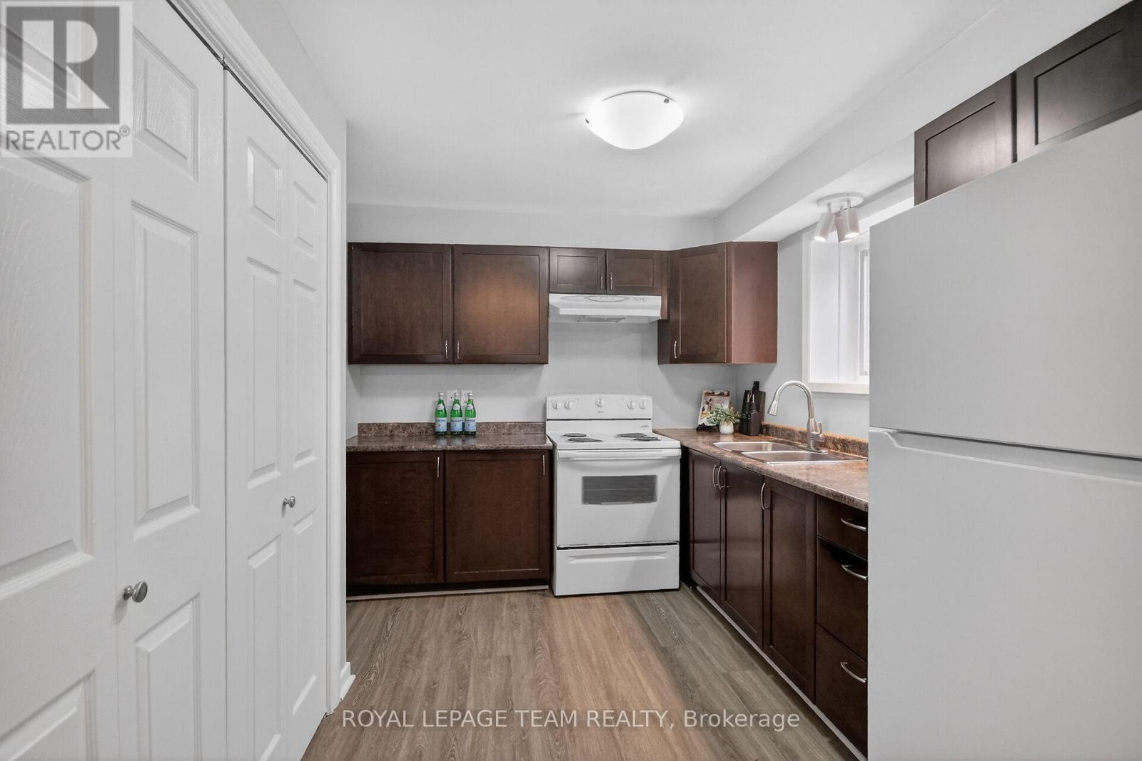 370 Joseph Street, Carleton Place, ON - Indoor Photo Showing Kitchen With Double Sink