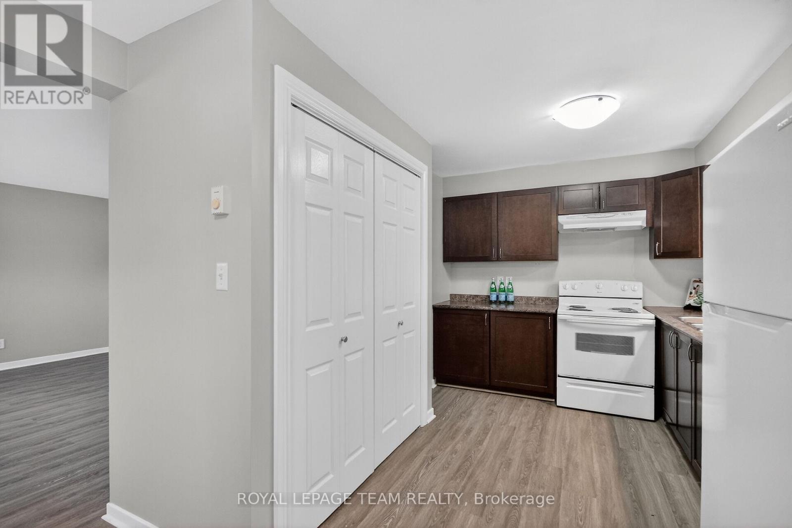370 Joseph Street, Carleton Place, ON - Indoor Photo Showing Kitchen