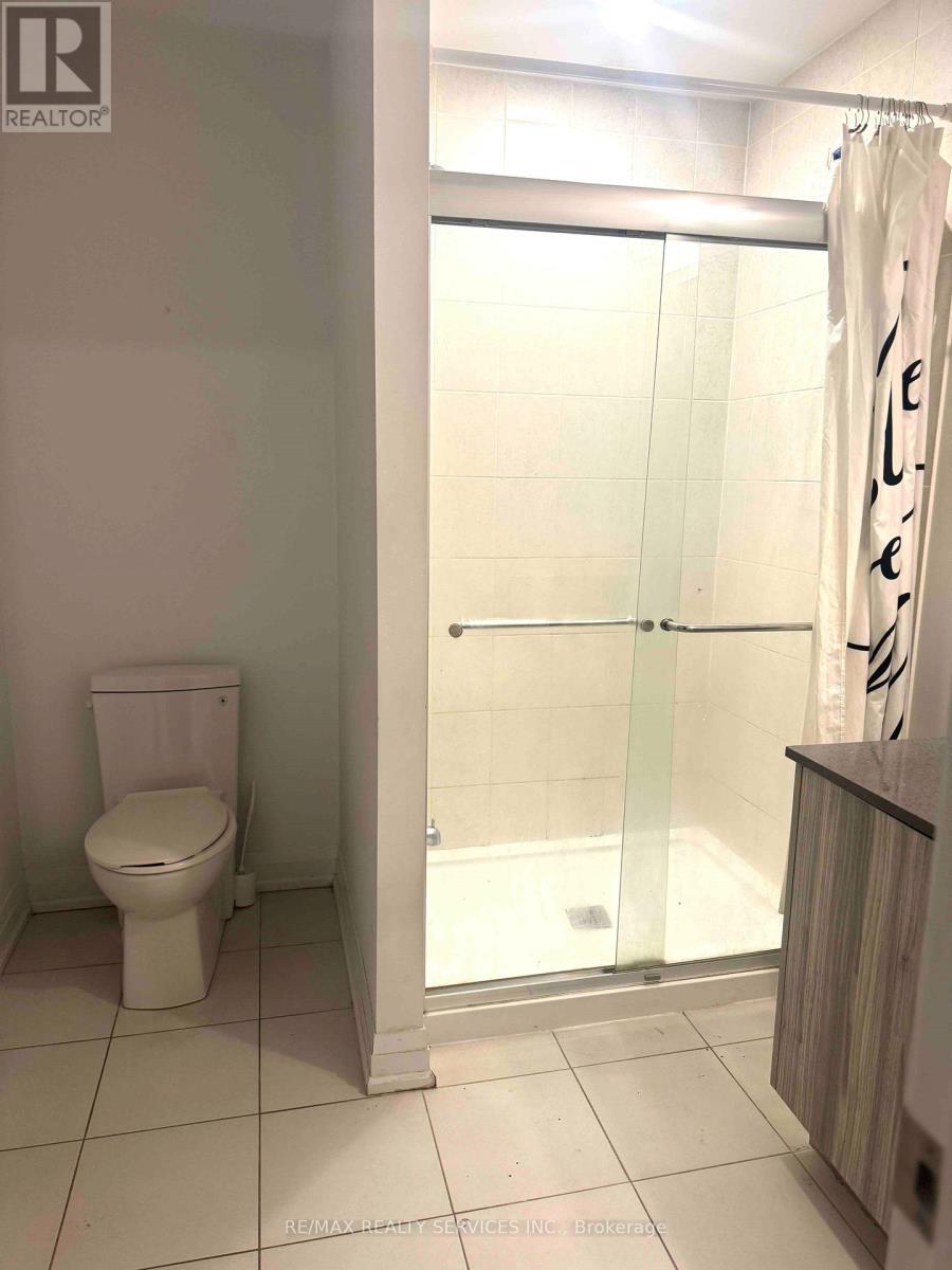 303 - 95 Attmar Drive, Brampton, ON - Indoor Photo Showing Bathroom