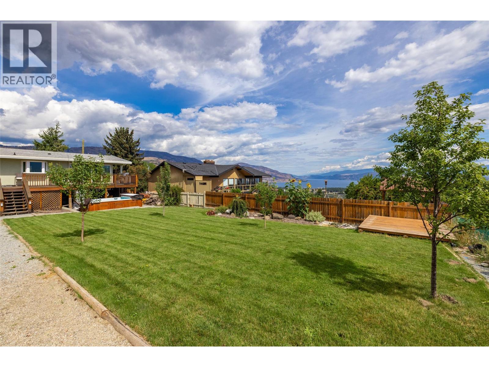 2415 Collingwood Road, West Kelowna, BC - Outdoor
