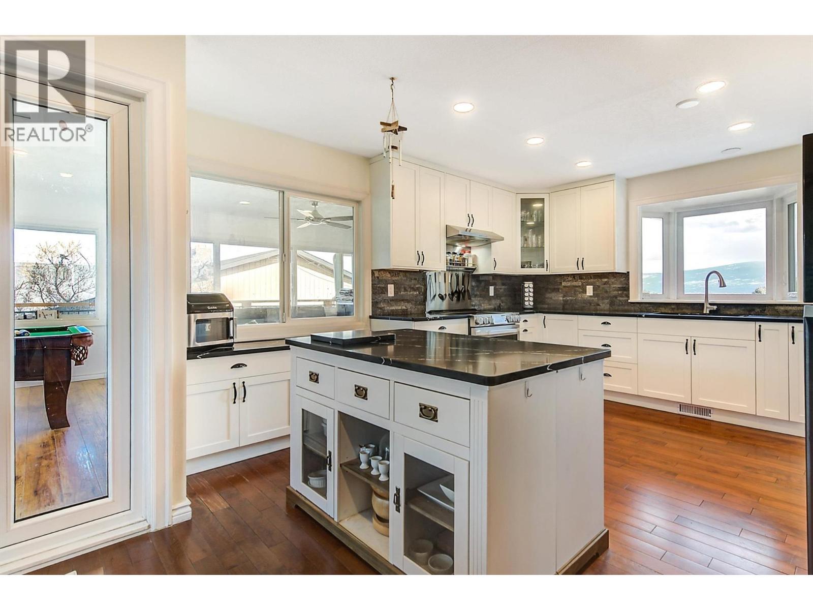 2415 Collingwood Road, West Kelowna, BC - Indoor Photo Showing Kitchen With Upgraded Kitchen