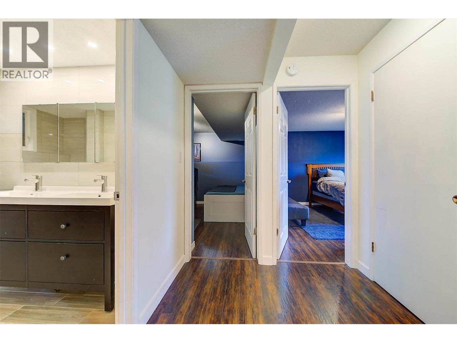 2415 Collingwood Road, West Kelowna, BC - Indoor Photo Showing Bathroom