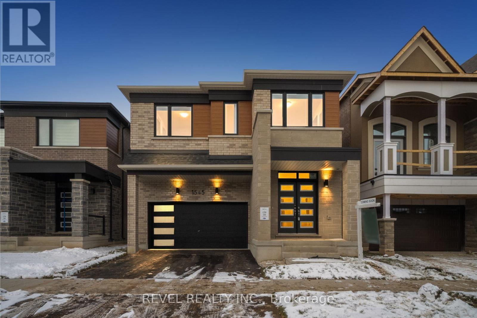 1545 Rothbury Crescent, Milton, ON - Outdoor With Facade