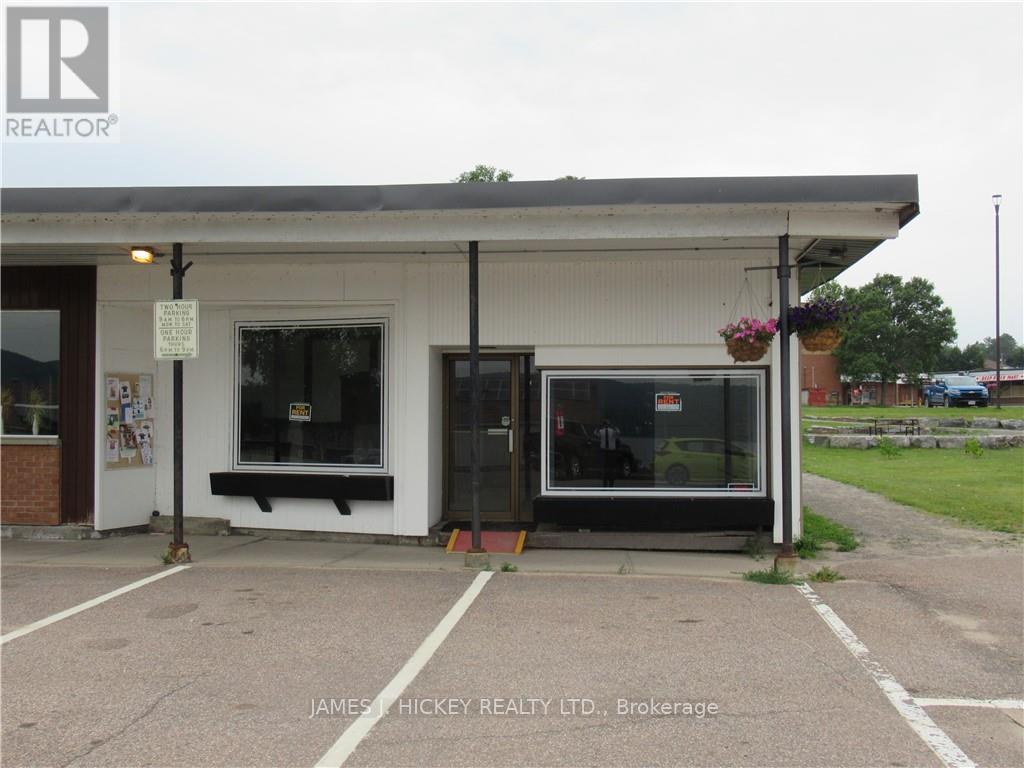 16 Ridge Road W, Deep River, ON