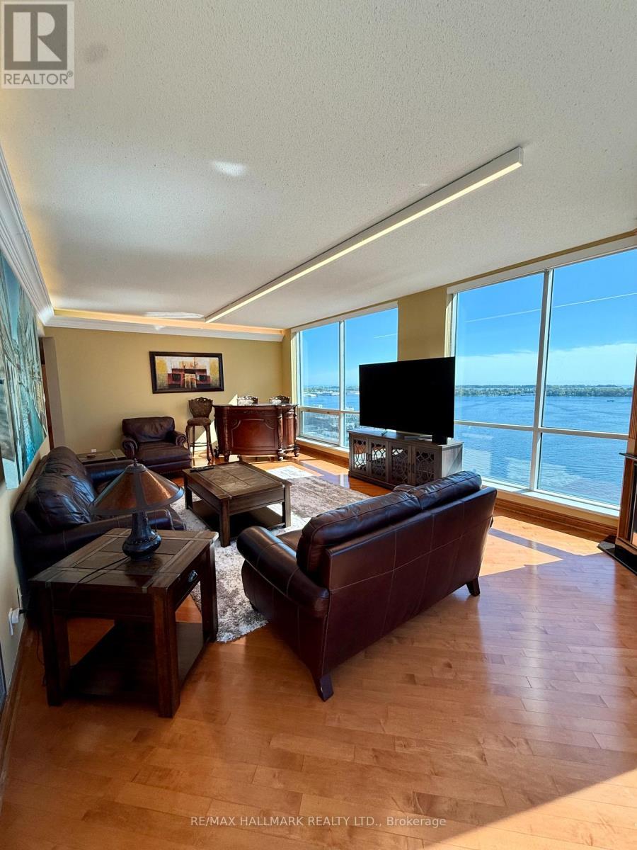 Ph11 - 10 Queens Quay W, Toronto, ON - Indoor