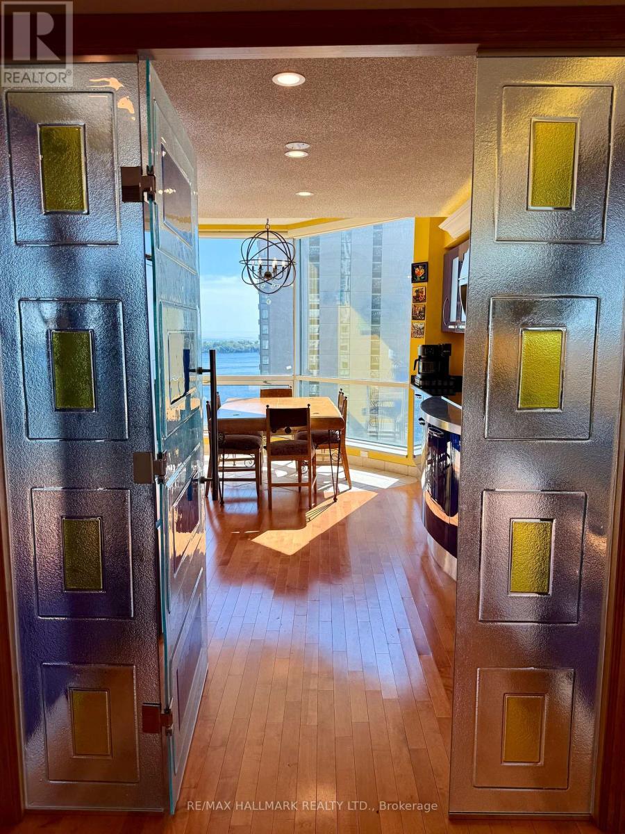 Ph11 - 10 Queens Quay W, Toronto, ON - Indoor