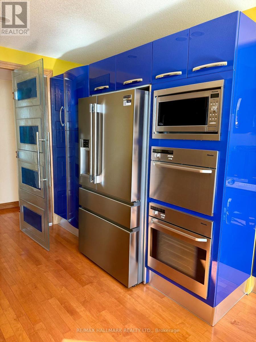 Ph11 - 10 Queens Quay W, Toronto, ON - Indoor Photo Showing Kitchen